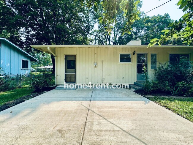 Foto del edificio - Attractive Prairie Village Ranch w/ FRESH ...