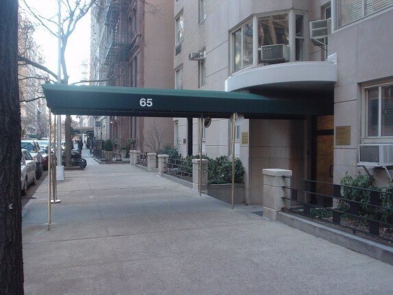Building Photo - 65 E 76th St