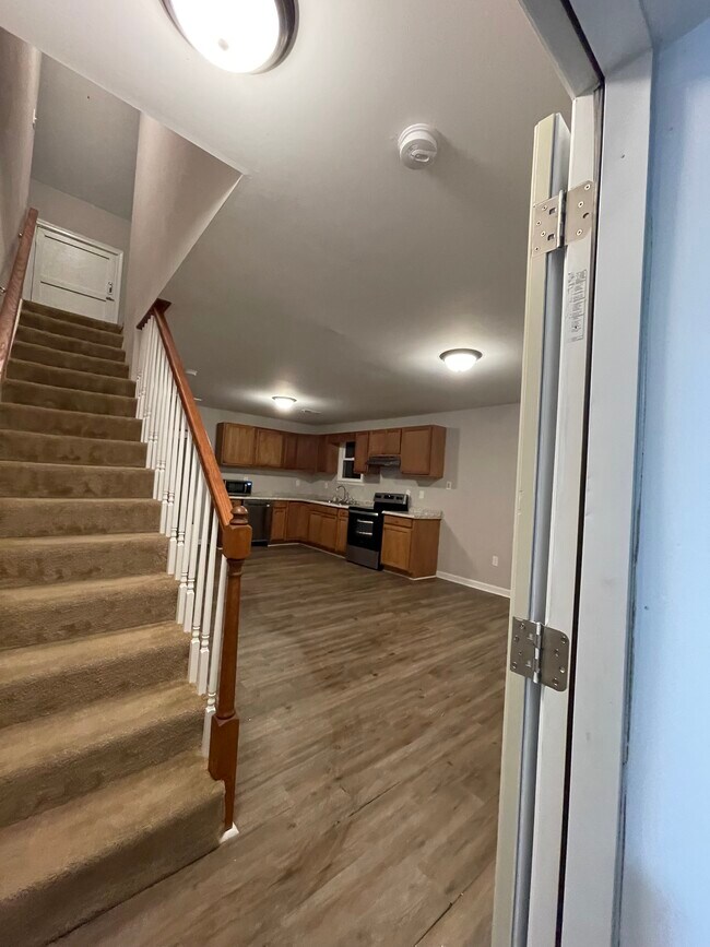 Vista de la entrada por la puerta principal - 9224 Robin Rd