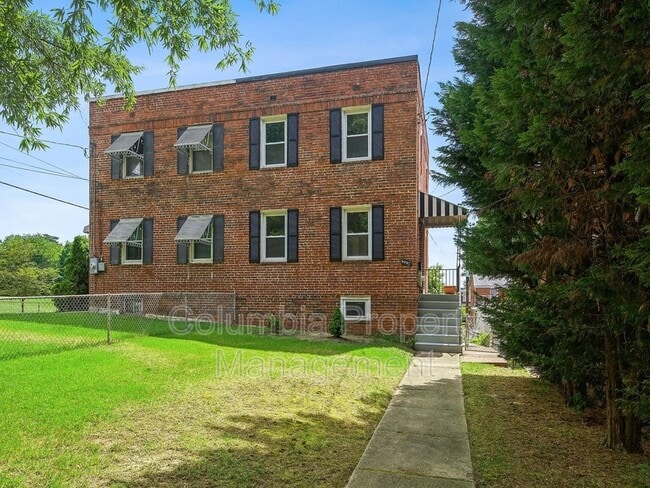 Photo - 5053 11th St NE House