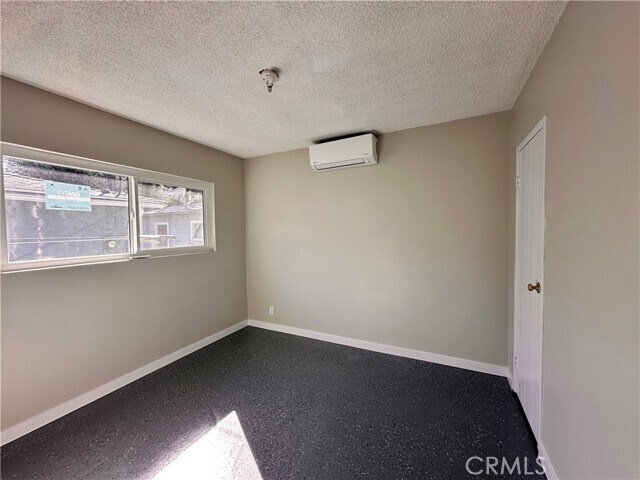 Foto del edificio - 215 E Walnut Ave