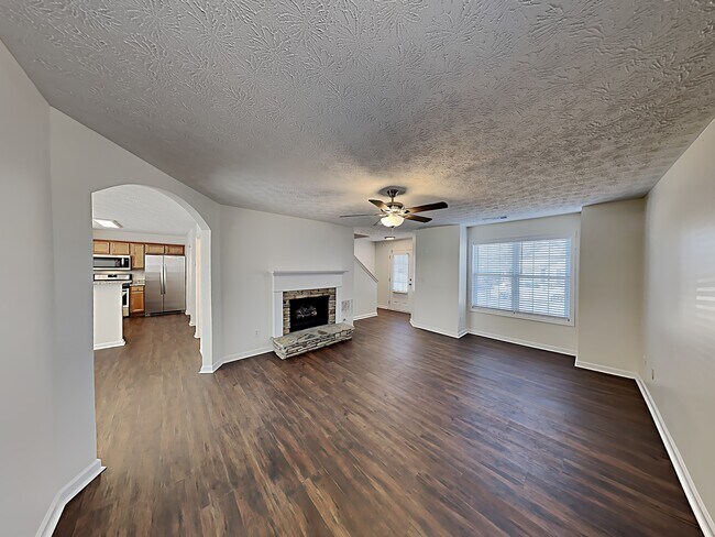 Building Photo - 3001 Heatherbrook Trace