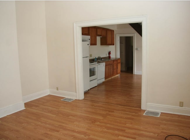 Building Photo - 210 N Beech St
