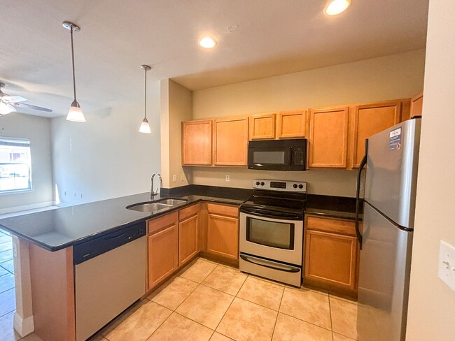 Building Photo - Chase Hollow #40