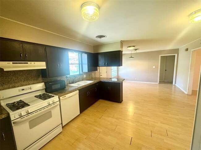 Foto del edificio - 8209 Easter Cove