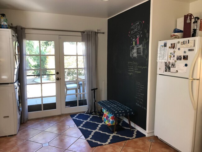 Ultra-Charming 2 BD 1.5 BA Spanish Bungalow in Venice 917-903-9202 - 875 Commonwealth Ave