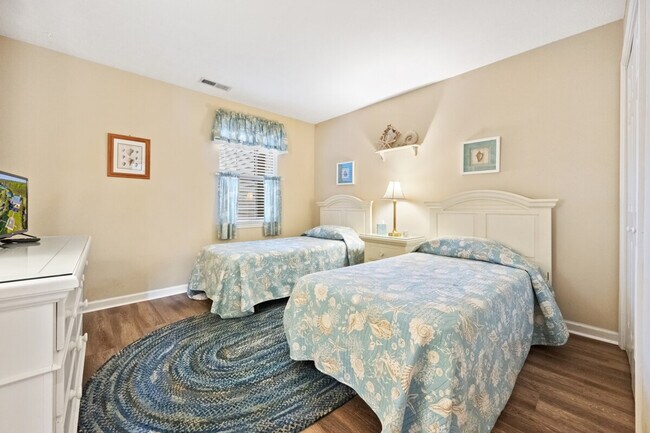 Foto del edificio - 342 Pinehurst Ln