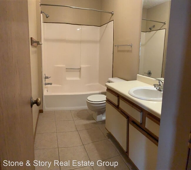 Building Photo - 2 br, 1.5 bath House - 2203 SW Brandywine ...
