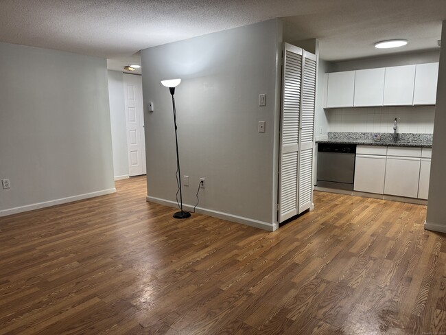Building Photo - 76 Burgundy Hill Ln