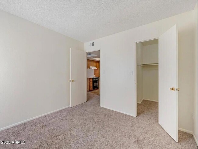 Building Photo - 5750 N 59th Ave
