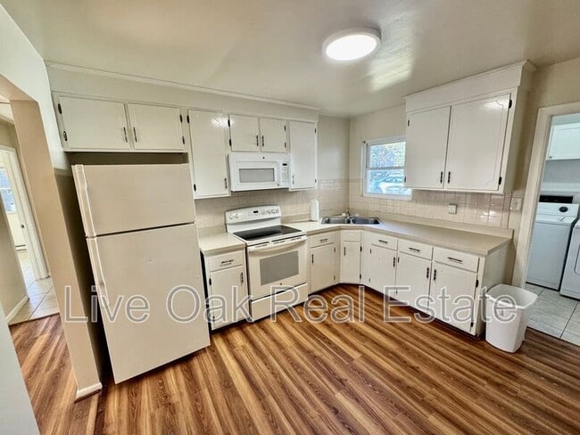 Foto del edificio - 110 S Corwood Ave