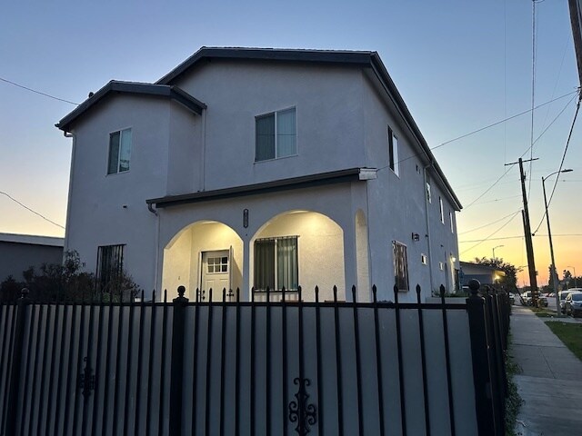 Foto del edificio - 6301 S Hoover St