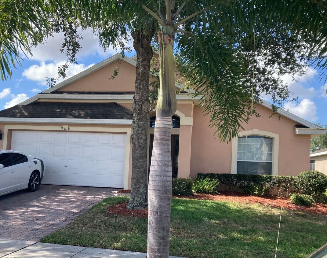 Primary Photo - 4 Bedroom Pool Home Available Now!