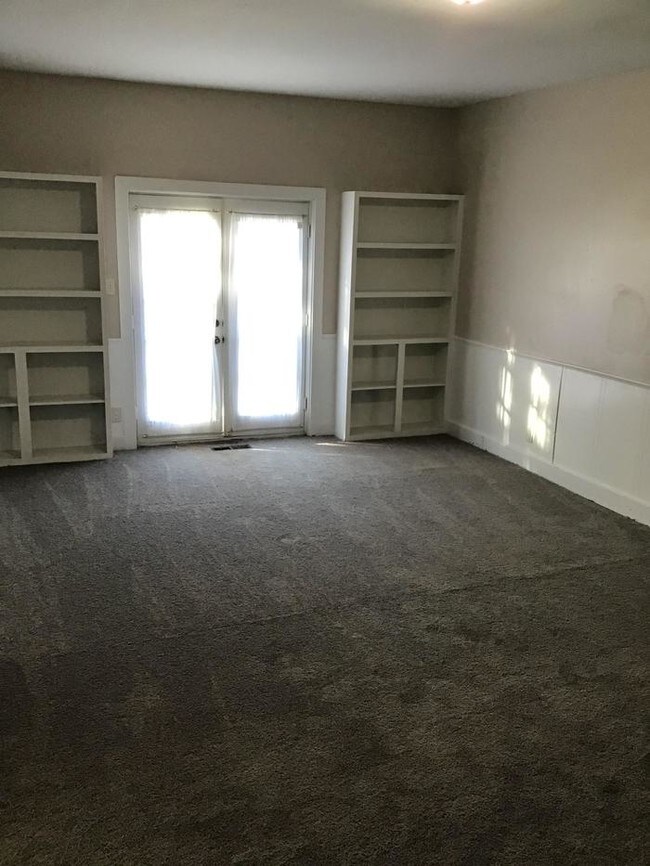 Foto del edificio - 2926 E 18th St