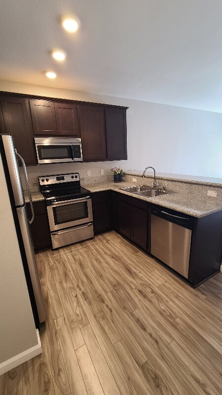 Foto del edificio - 720 Shell Ave