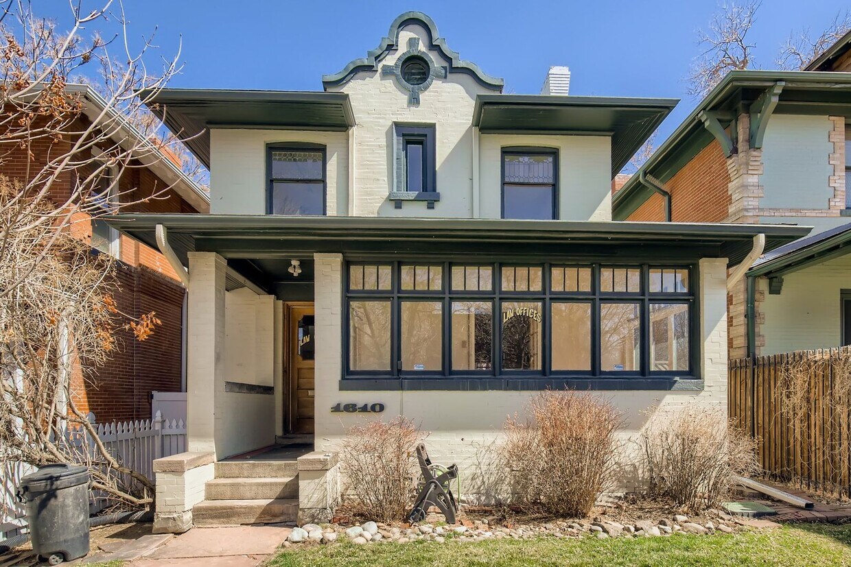 Primary Photo - Evolve Real Estate: Gorgeous Victorian Hom...