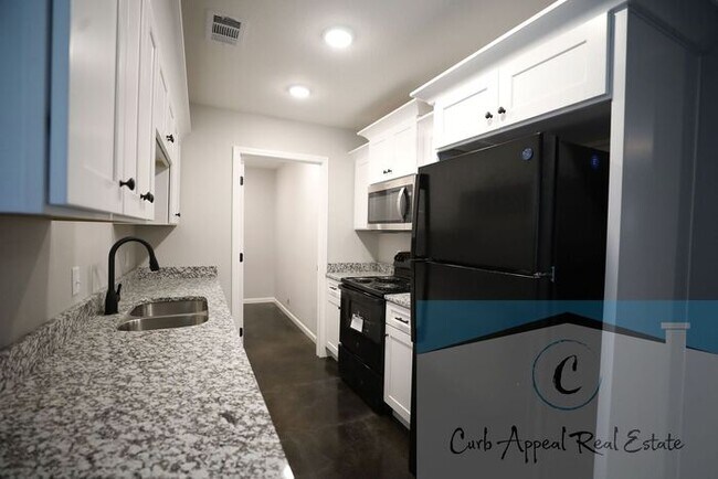 Foto del edificio - Move in special $850!! New construction, beautiful 3 bed / 2 bath home - Brookland!