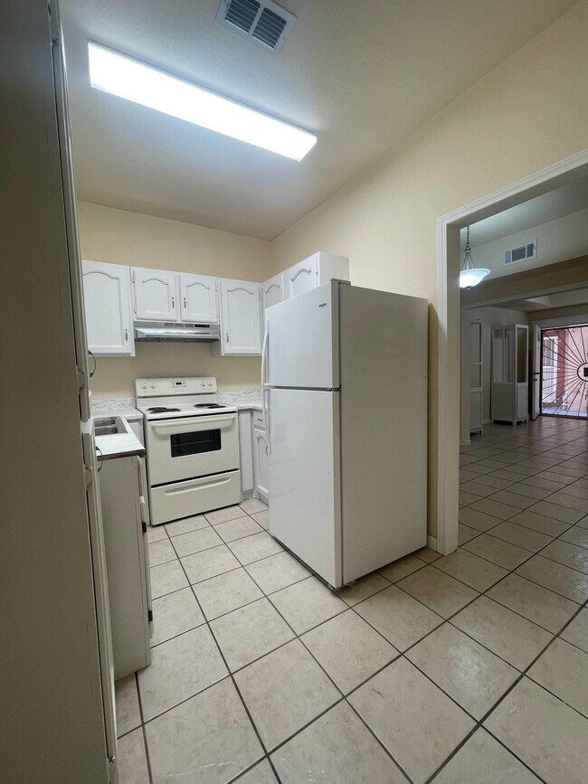 Foto del edificio - 3204 Cortez St