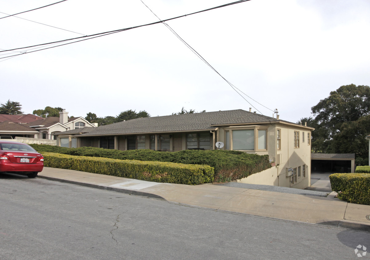 Primary Photo - 126 Seeno St