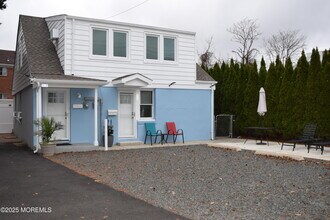 Building Photo - 52 Dunbar Ave