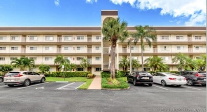 Building Photo - 4735 Lucerne Lakes Blvd E
