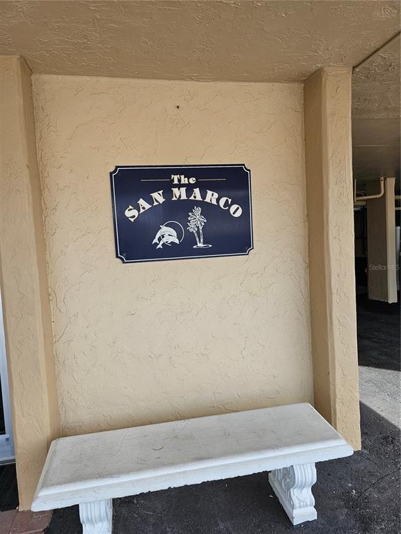 Building Photo - 1255 Tarpon Center Dr