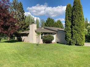 Building Photo - 3618 E Rusley Dr