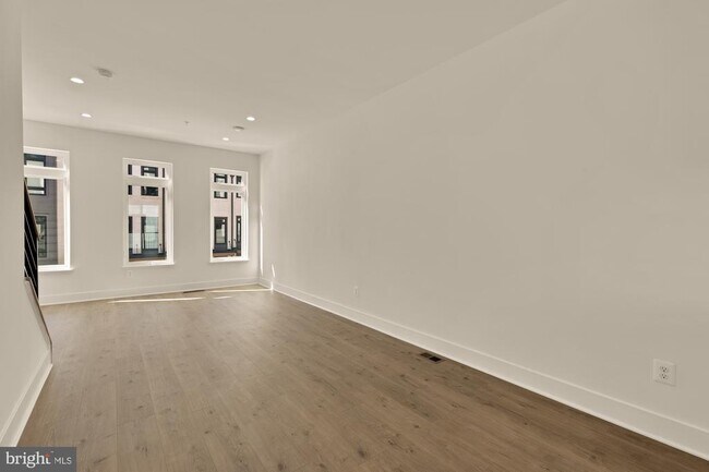 Foto del edificio - 2607 Platt Ct NW