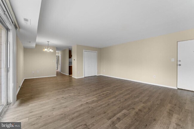 Foto del edificio - 5500 Karen Elaine Dr