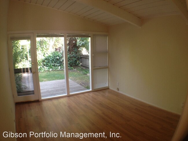 Building Photo - 2 br, 1 bath House - 1072 College Ave.