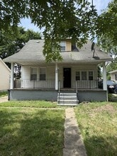 Building Photo - 668 Roscoe Ave