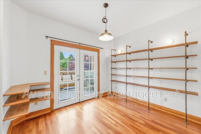 Building Photo - 4527 SE 40th Ave