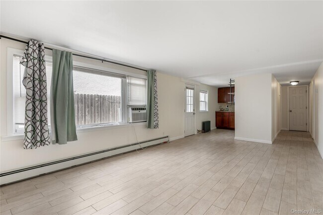 Foto del edificio - 517 E Broadway