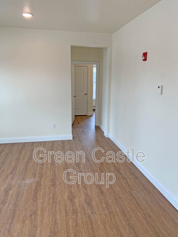 Foto del edificio - 323 Pearl St