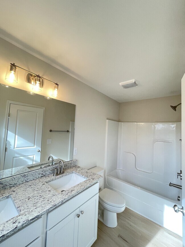 Building Photo - 307 W 42nd St