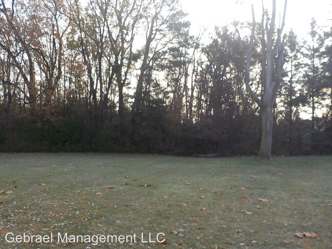 Building Photo - 1058 Cora Dr