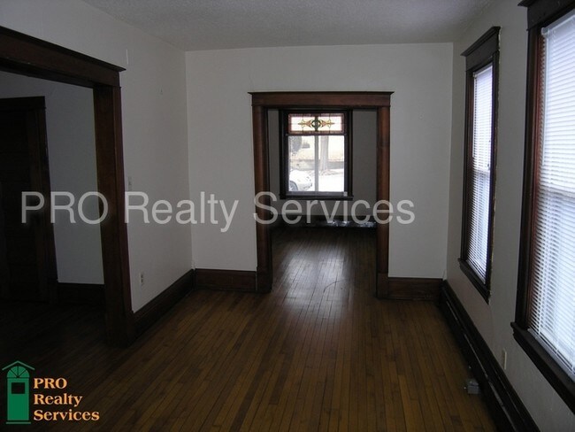 Foto del edificio - Vintage Urban STUDIO Apartment!