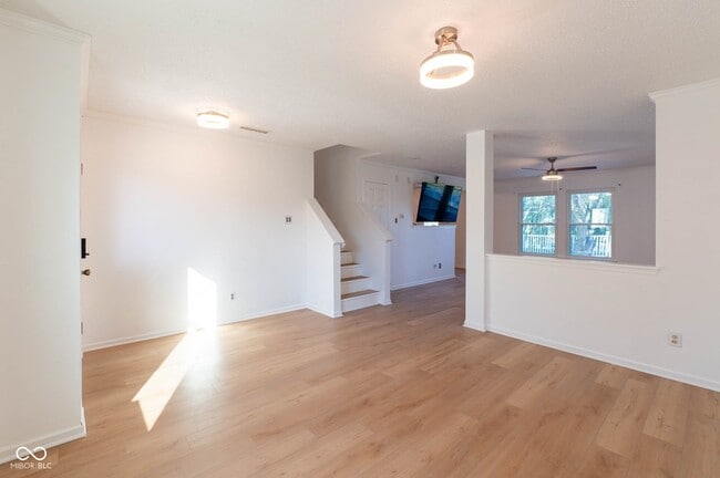 Building Photo - 2887 Ludwig Dr
