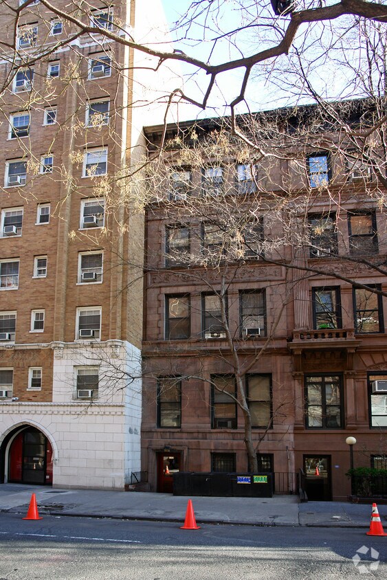Building Photo - 113 W 70th St