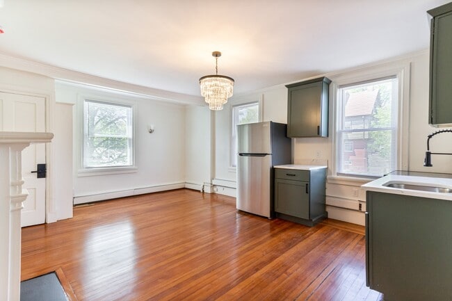 Photo - 169 Waterman St Apartment