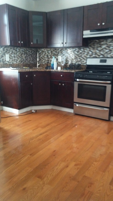 Foto principal - 88-06 171st St
