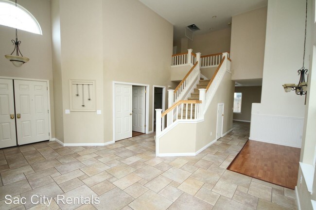 Building Photo - 8283 Branchoak Ct