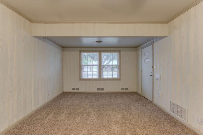 Foto del edificio - 4 Bedroom in Tech Terrace!!