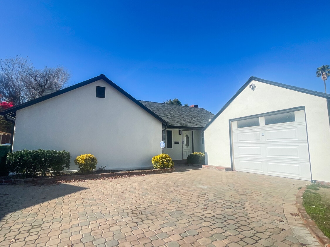 6657 Matilija Ave, Van Nuys, CA 91405 House Rental in Van Nuys, CA