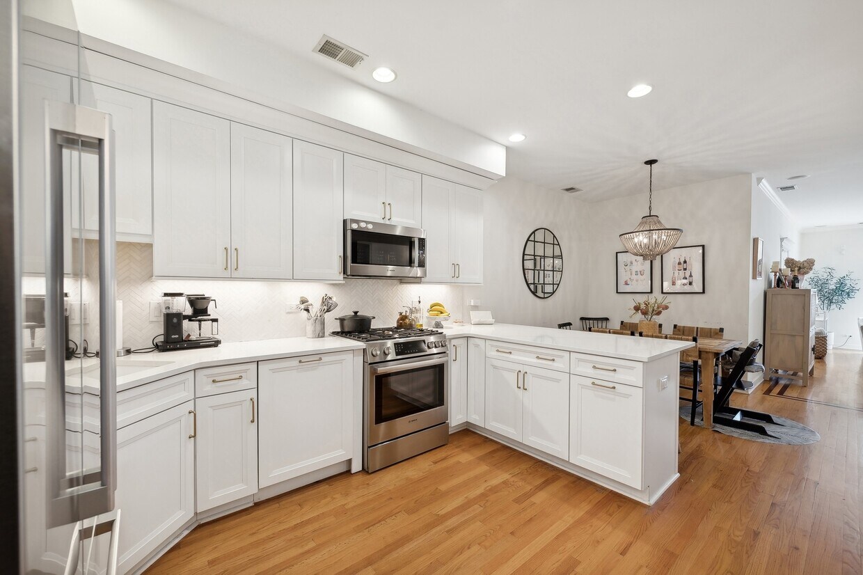 Foto principal - 2457 N Halsted St
