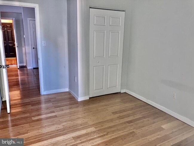 Foto del edificio - 4825 Baltimore Ave