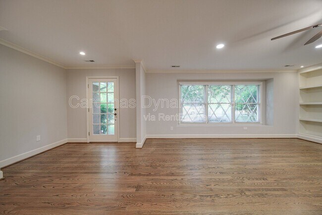 Foto del edificio - 6700 Castlegate Dr