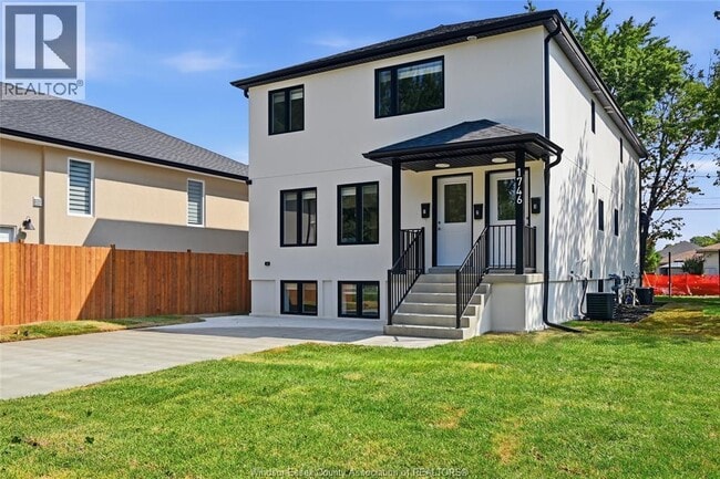 Building Photo - 1746 Buckingham Dr