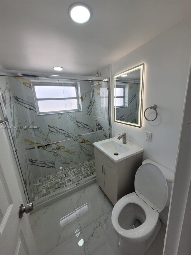 Building Photo - 3831 SW 79th Ave
