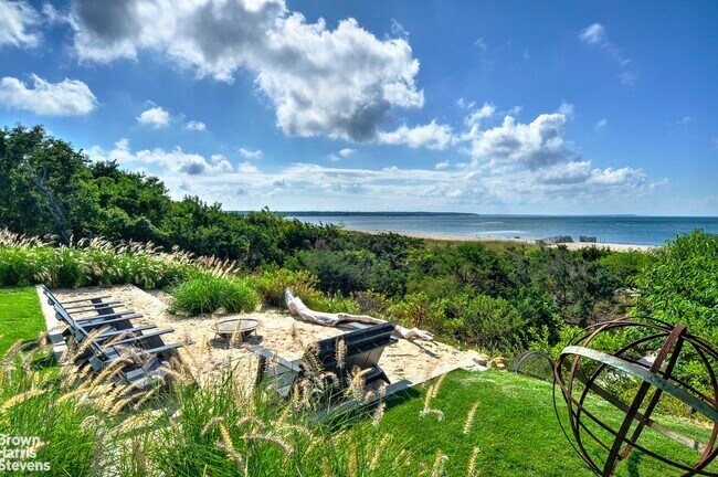 Foto del edificio - EAST HAMPTON DIRECT BEACHFRONT